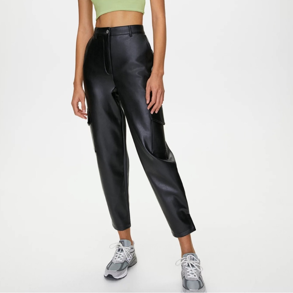 Aritzia Wilfred Modern Cargo Pant size 2